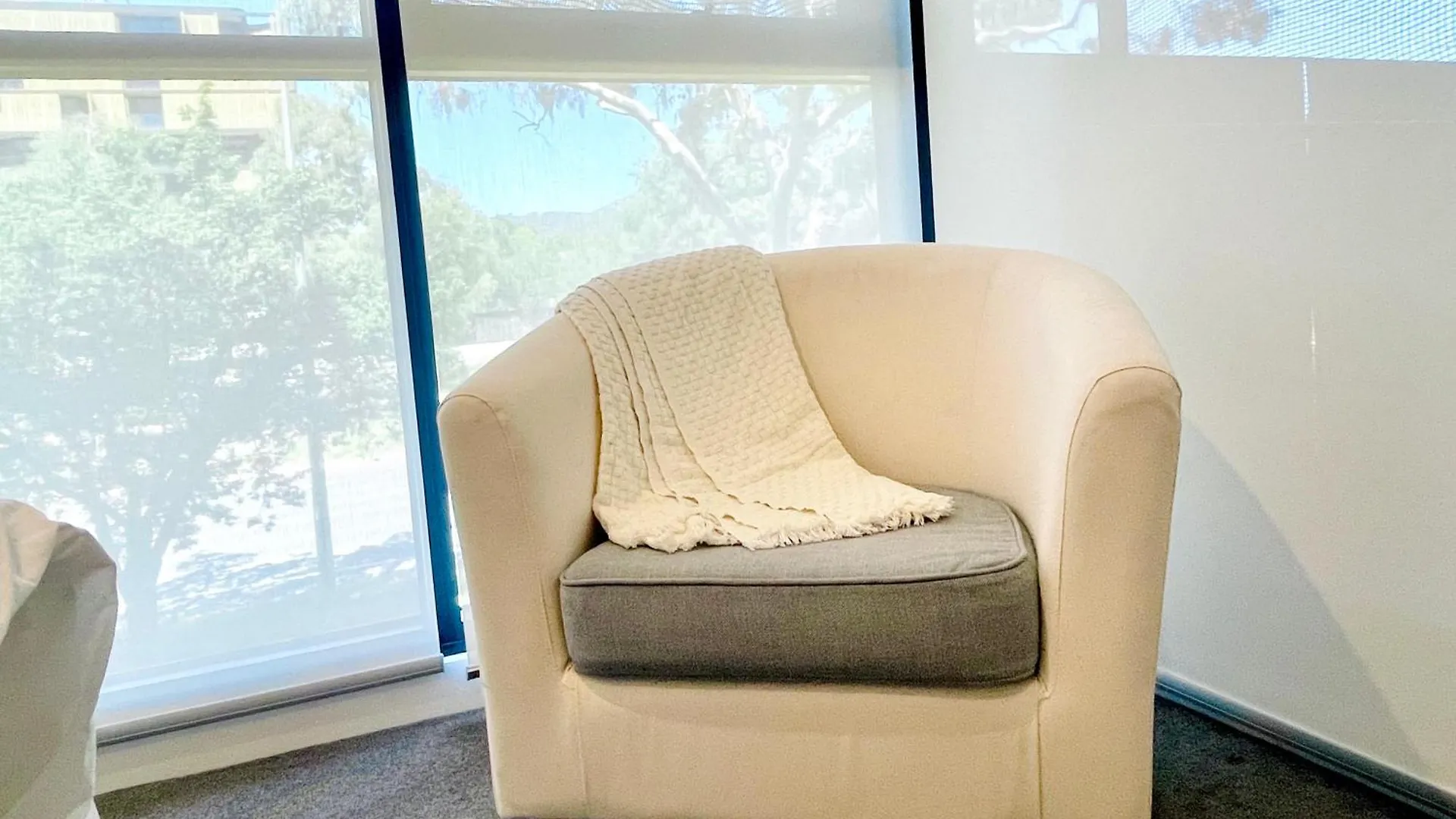 Apartment Brand New Stylish 1Br Apartment, Specious Space, Free Parking, Self Check-In Canberra